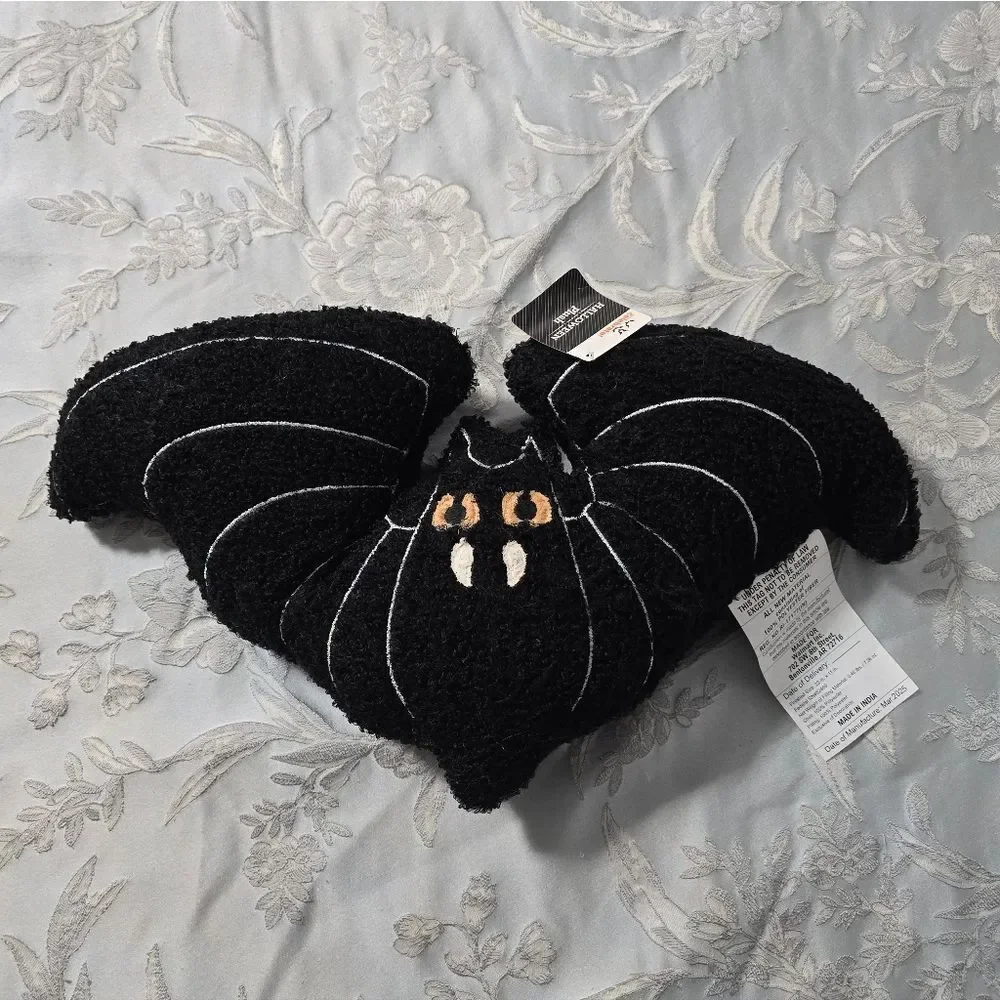 Nwt Decorative Halloween Boucle Bat Pillow, 22